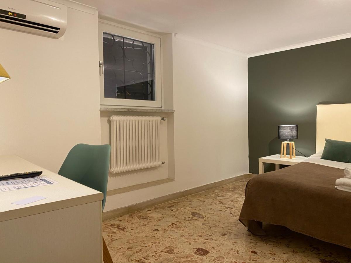 Charme Rooms Taranto Exterior foto