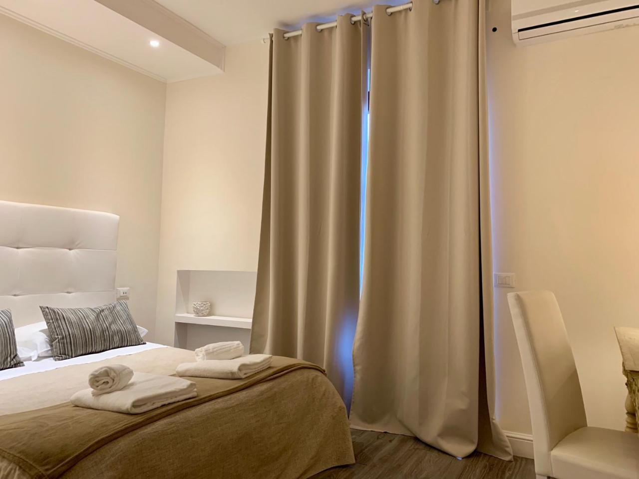 Charme Rooms Taranto Exterior foto